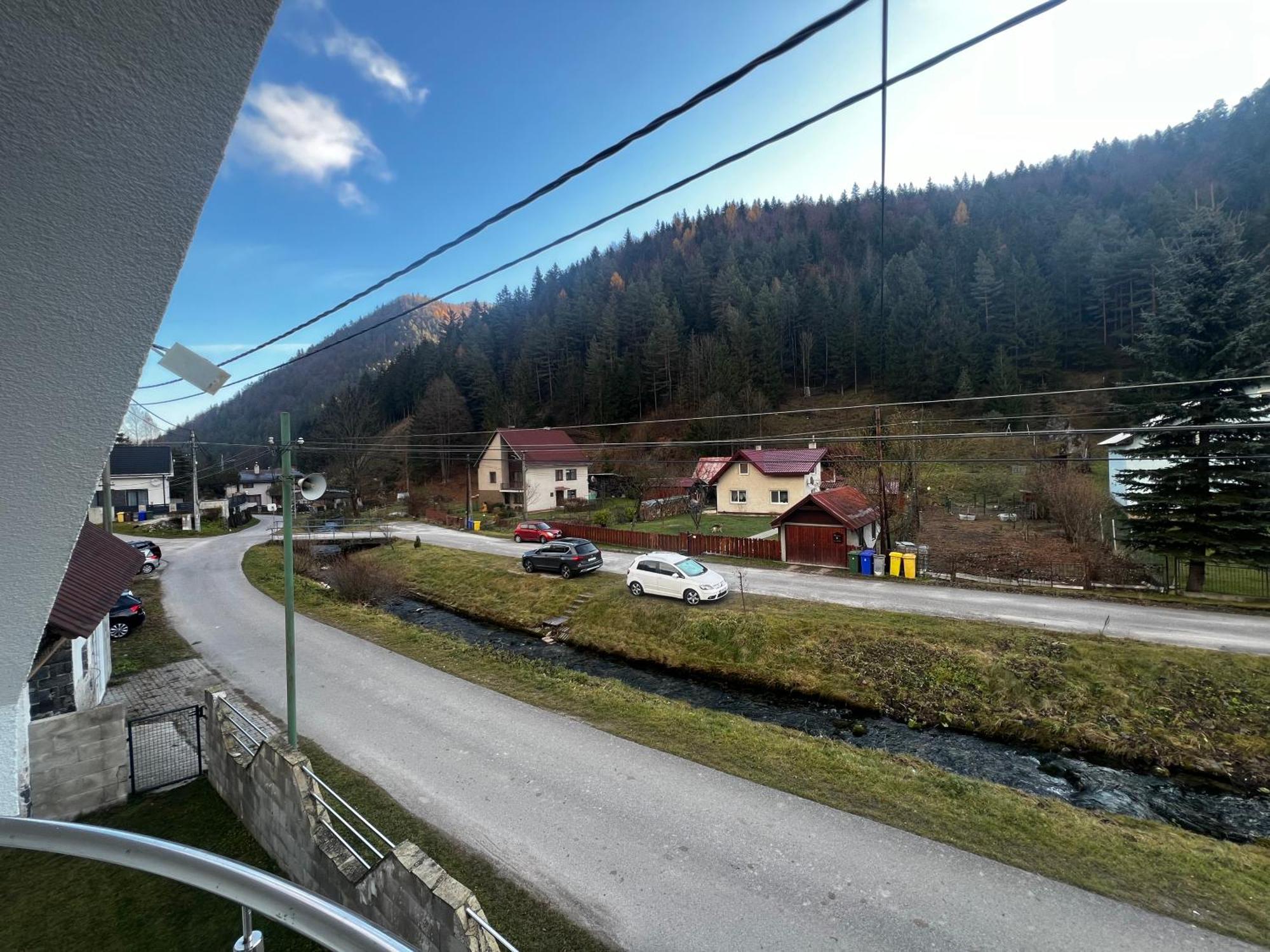 3Izbovy Rodinny Dom S Krbom Ruzomberok Exteriör bild